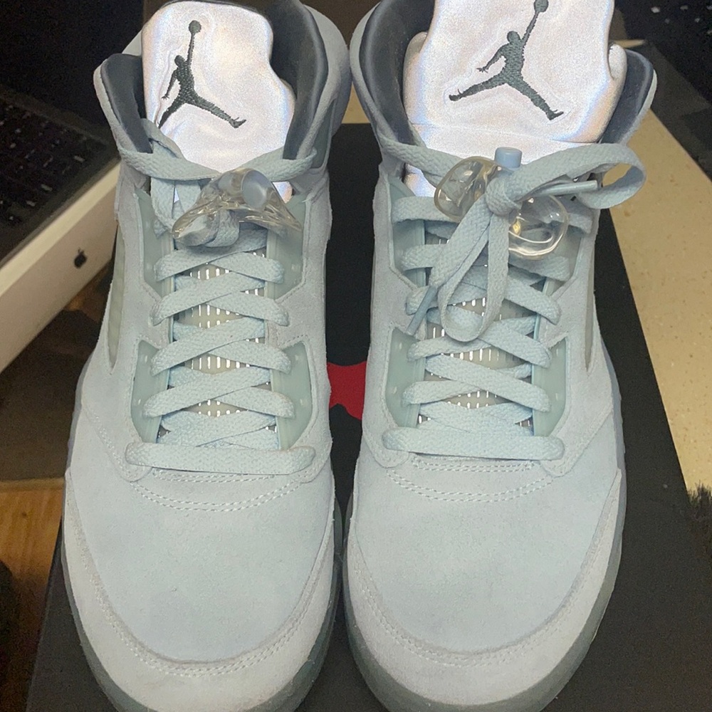 Men’s 8.5 Air Jordan 5 retro